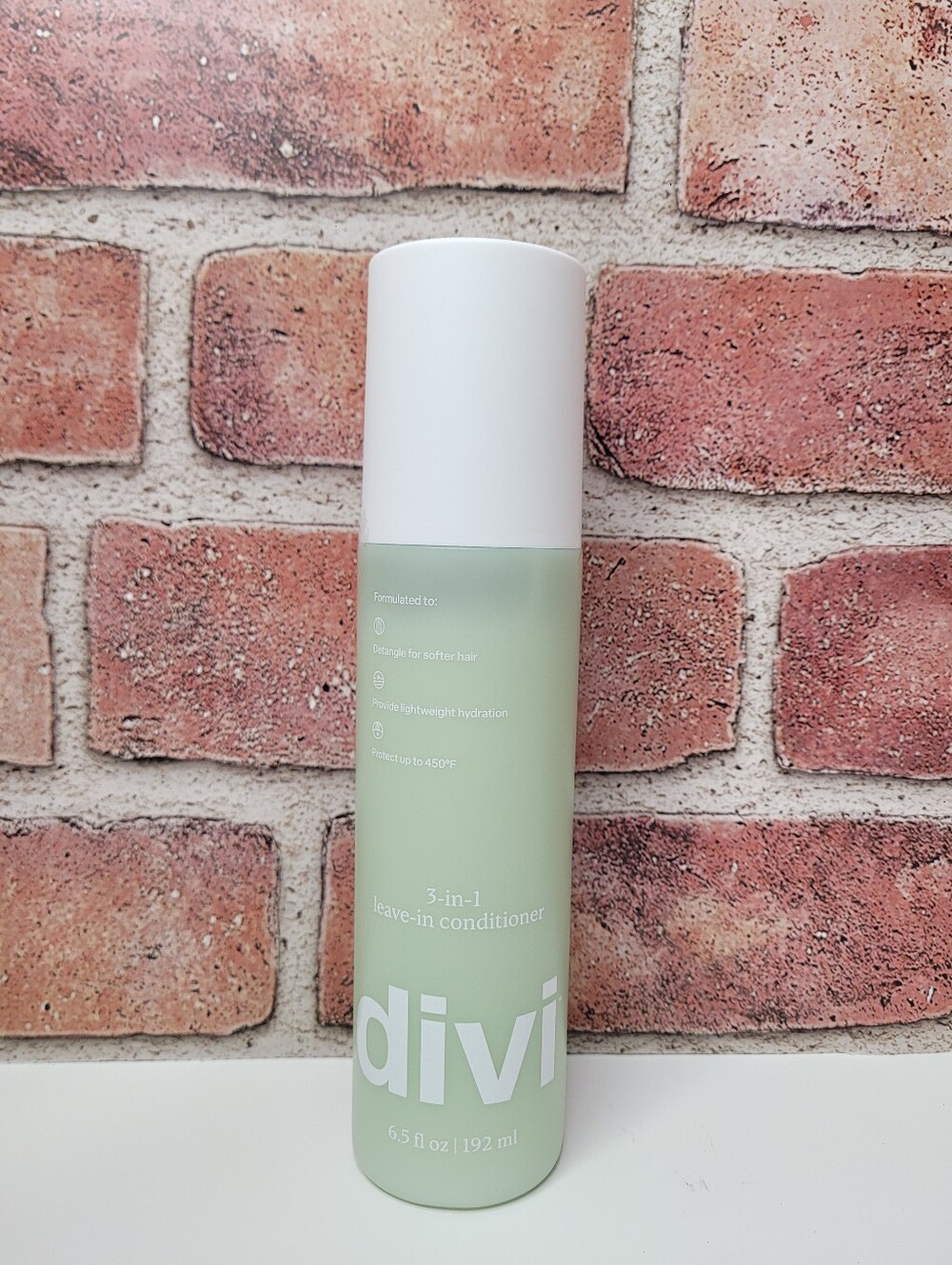 divi 3-in-1 Leave-In Conditioner — Sage Green